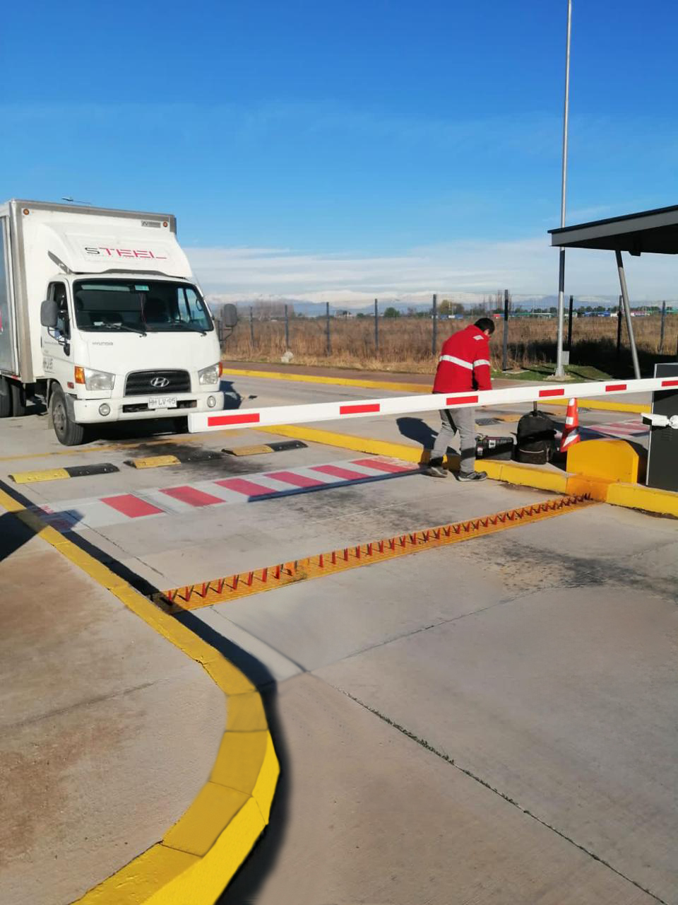 PINCHA NEUMÁTICOS BARRERA ANTIALUNIZAJE EMPOTRADA BIDIRECCIONAL